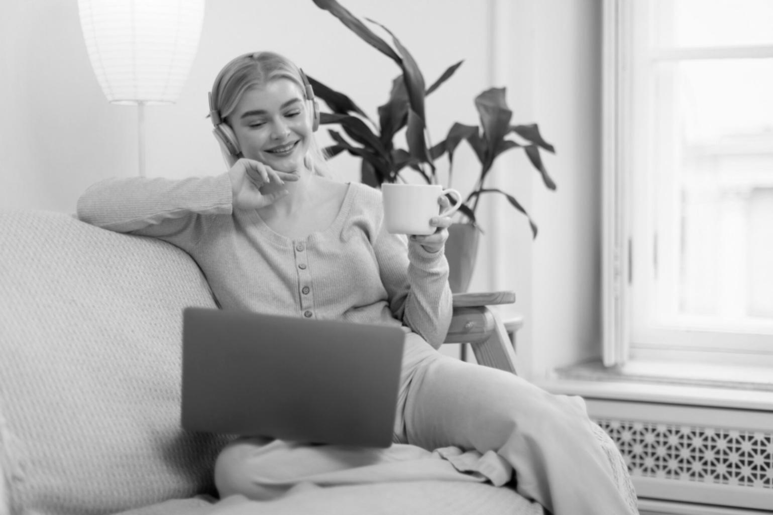 Planilla de seguimiento mensual de gastos con categorías personalizables